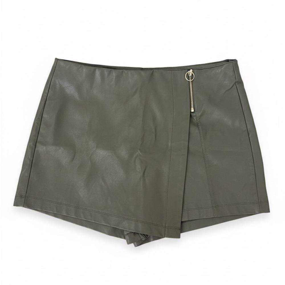 Chic Olive Women's Skorts